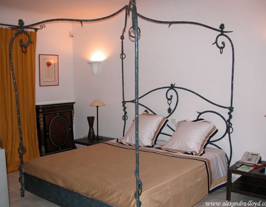 Wonderful Neo Provencal/modern property next to Tahiti Beach 3