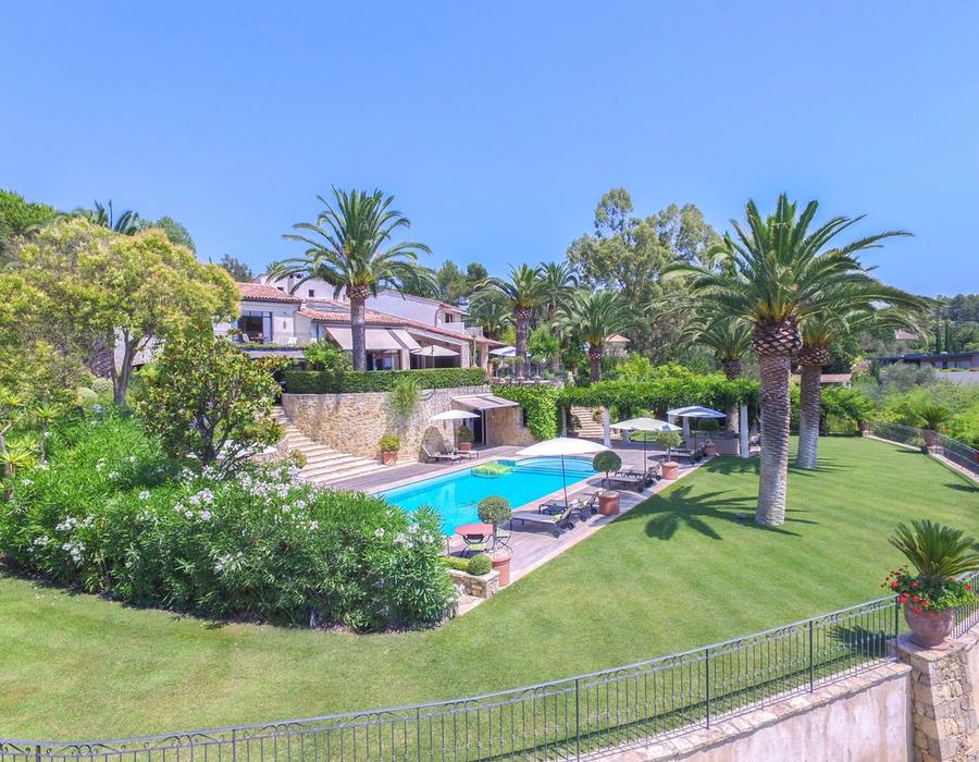 A beautifully decorated home close to Mougins and Valbonne 1