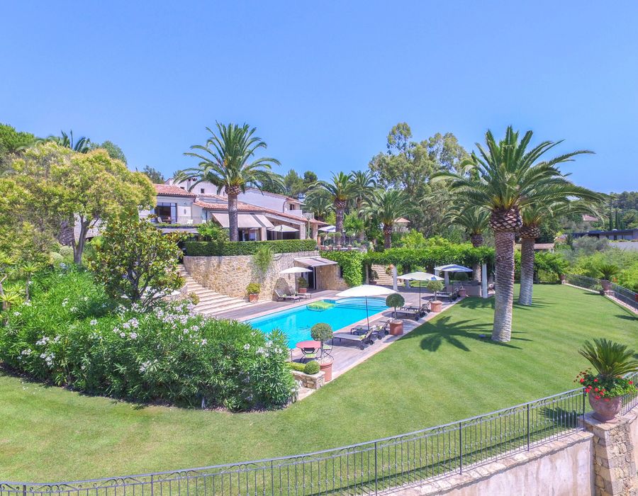 A beautifully decorated home close to Mougins and Valbonne 1