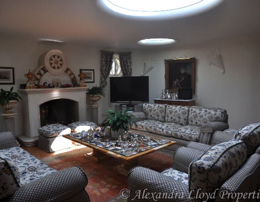 Large property on Saint Jean Cap Ferrat with wonderful gardens 6