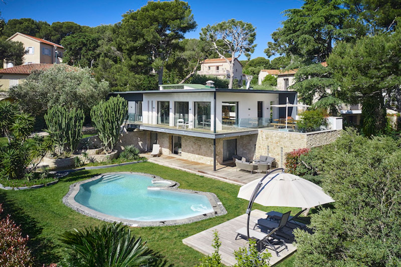 A contemporary villa for sale in Saint Jean Cap Ferrat