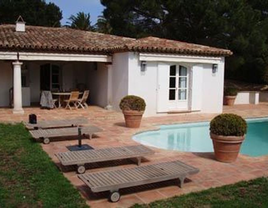 Wonderful 400m² Bastide situated in Les Parcs de Saint Tropez 3