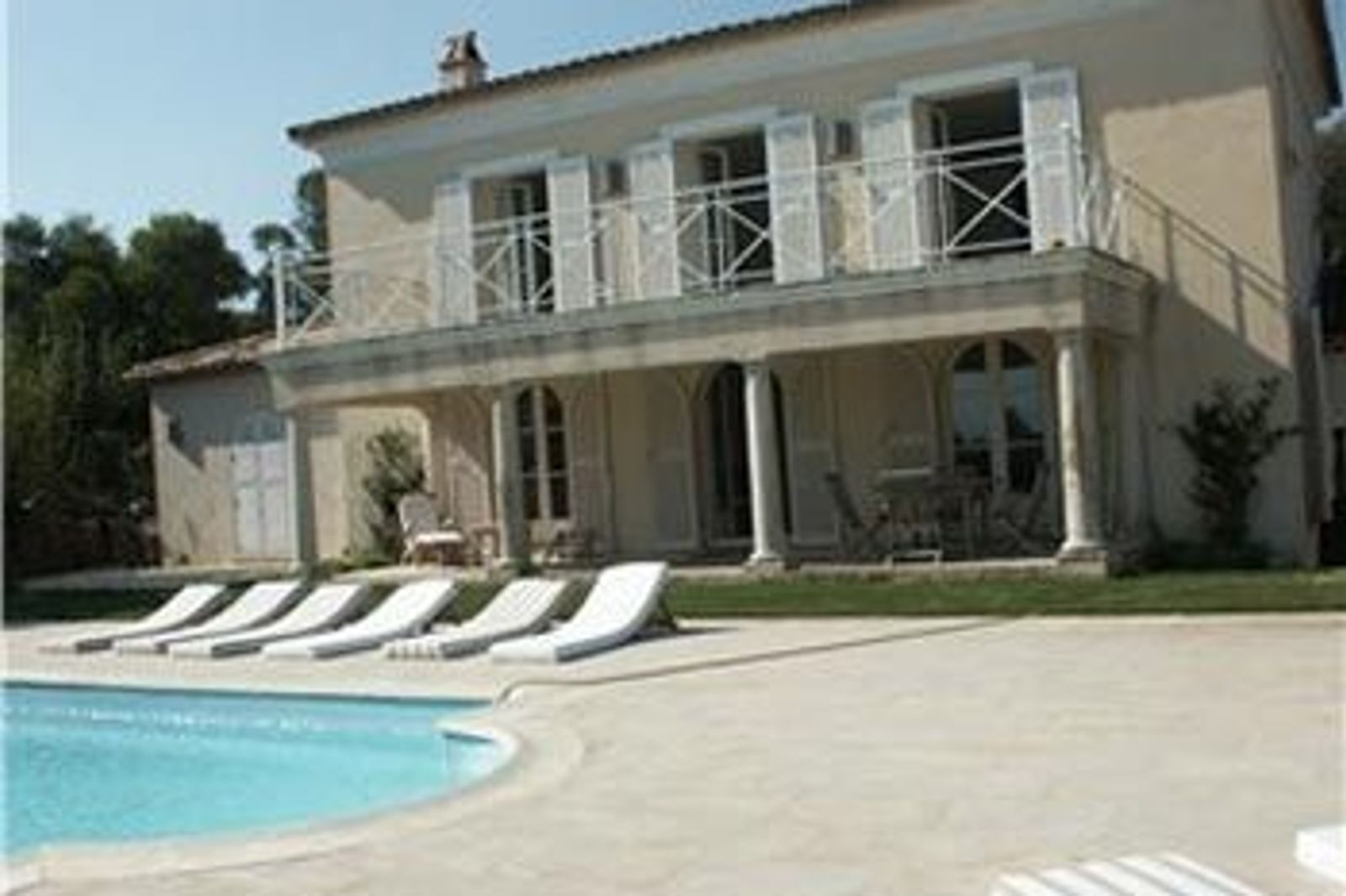 Provencal villa near the famous Club 55