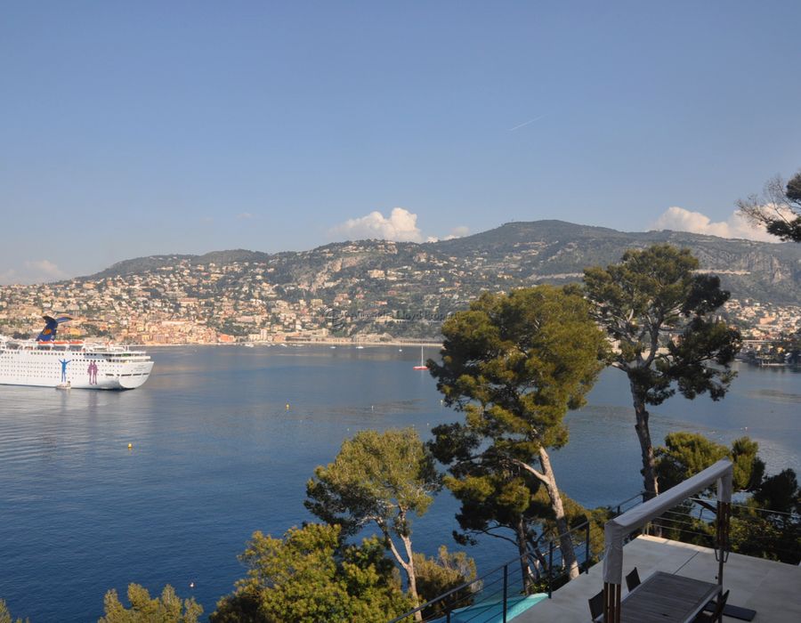 Modern @ Passable Beach - Saint Jean Cap Ferrat 3