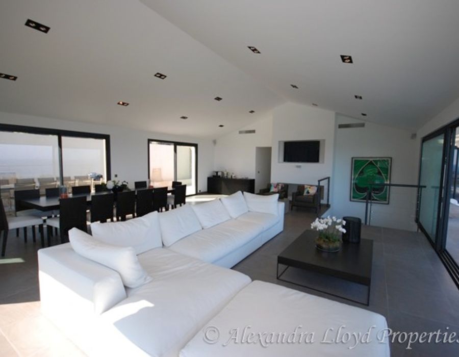 Contemporary villa situated in the sought after area of l'Escalet in Ramatuelle 6