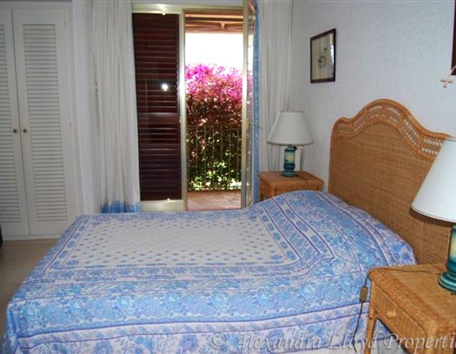 Located in North Corsica, close to the picturesque village of Lumio. 6