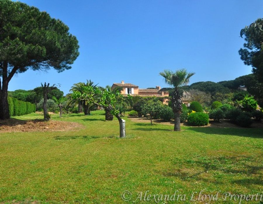 Charming property for sale in Saint Tropez 3