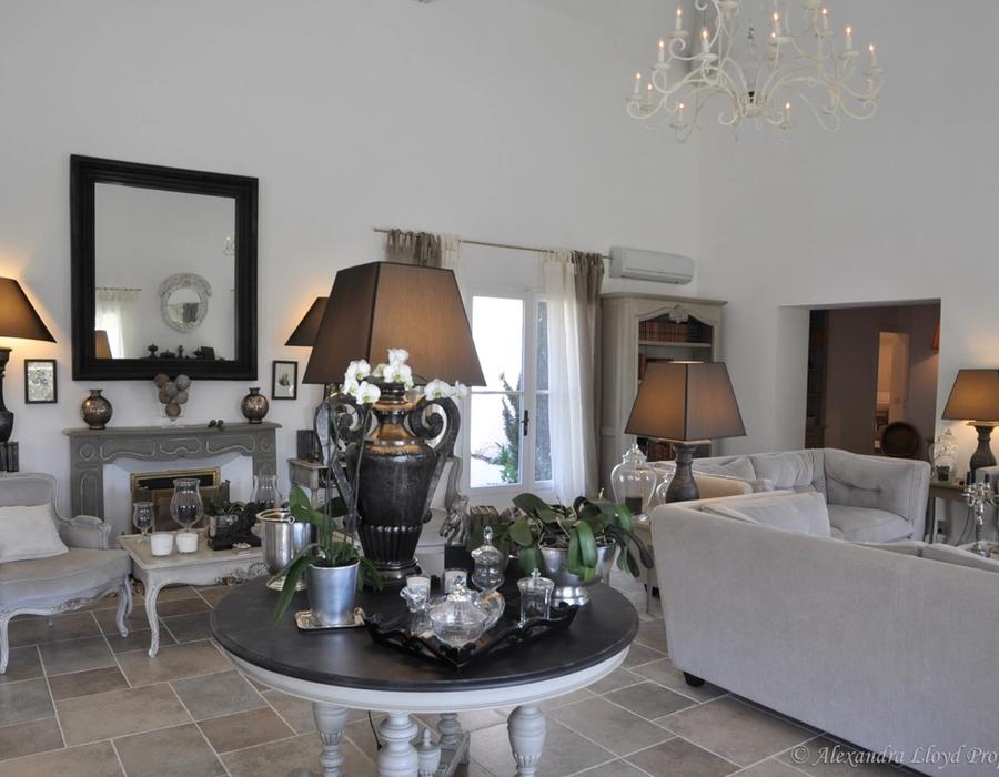 New property with sea views and helipad in Grimaud 6