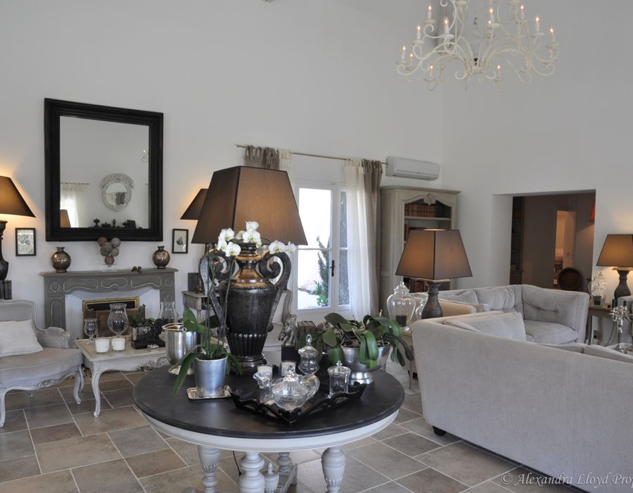 New property with sea views and helipad in Grimaud 6