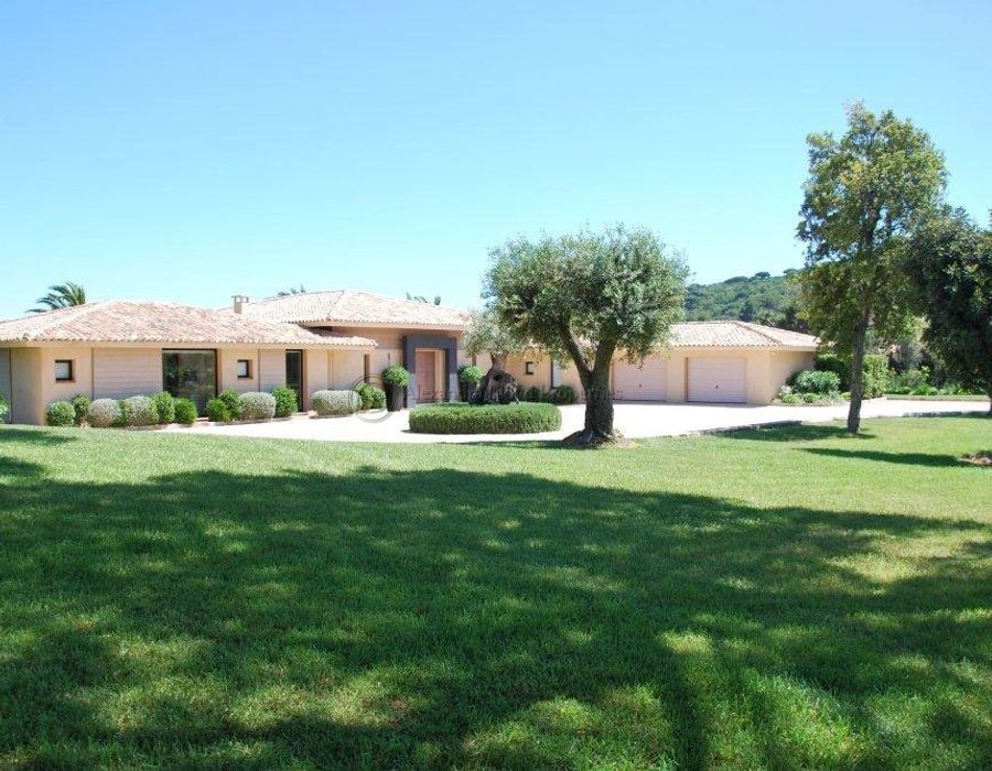 Stunning contemporary villa, close to the beaches in Ramatuelle 4