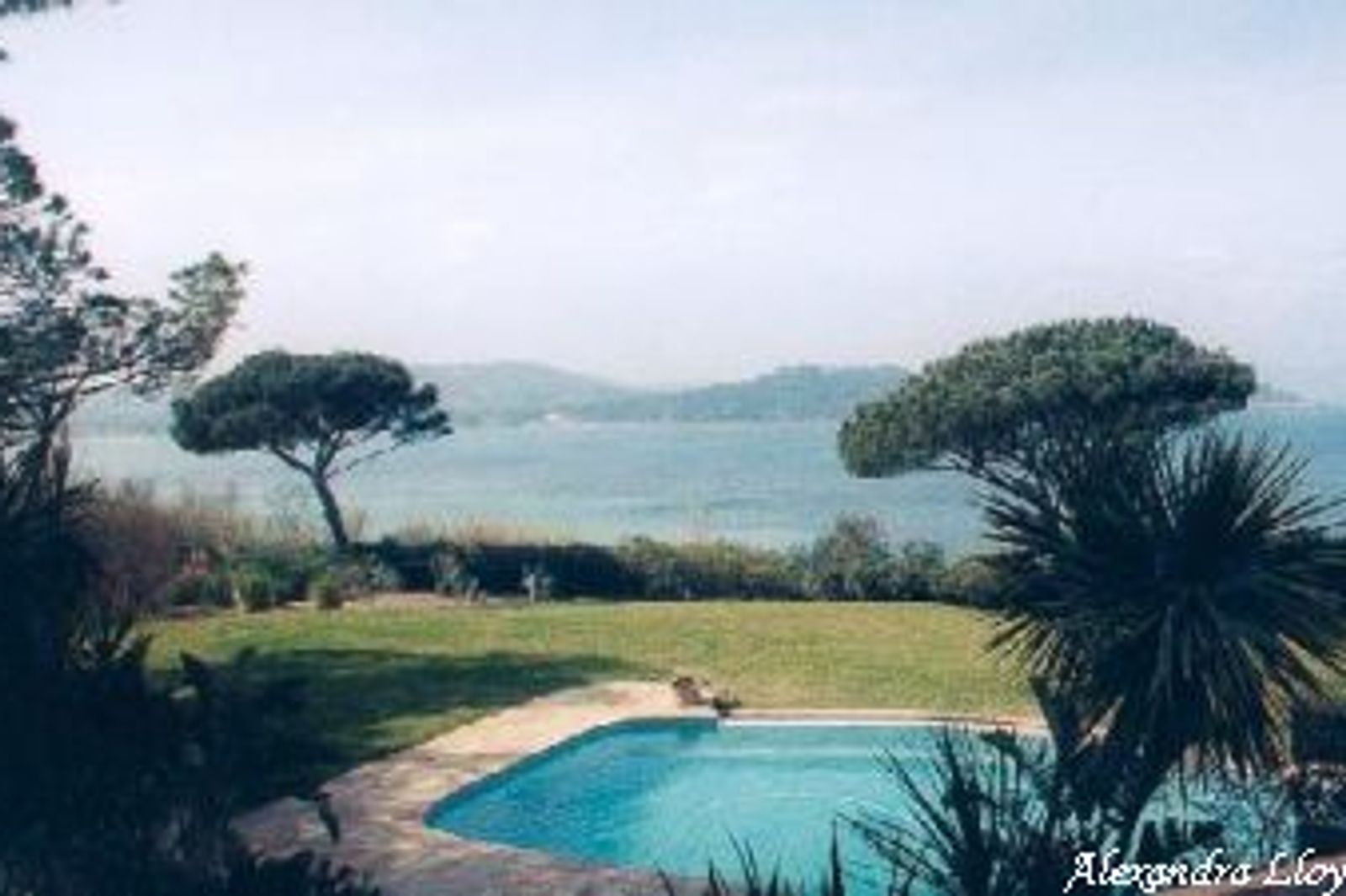 Waters Edge in les Parcs de St Tropez