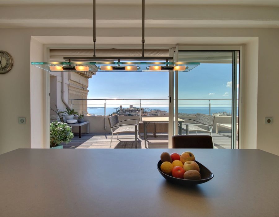 Le Parc Continental - Cannes - a stunning top floor apartment for rent 6