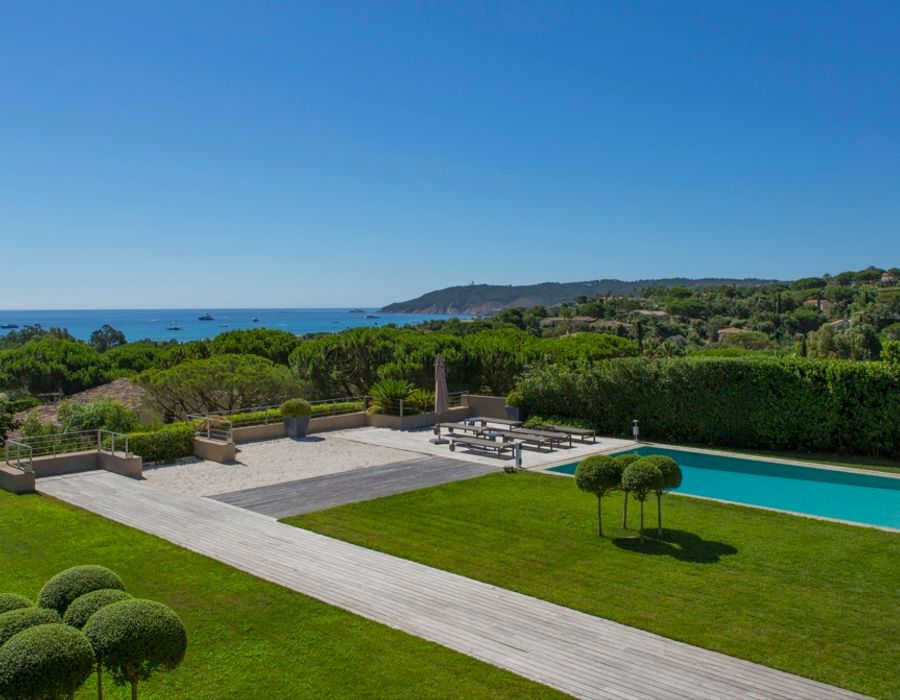 Club 55... ! Contemporary design and fabulous views 4