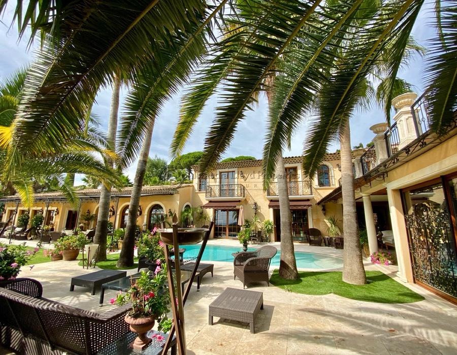 A lovely home in Mougins, close to the village all amenities 1