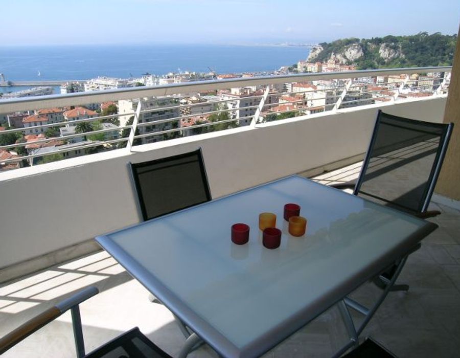 Exceptional 180° views of Nice and the Mediterranean 5
