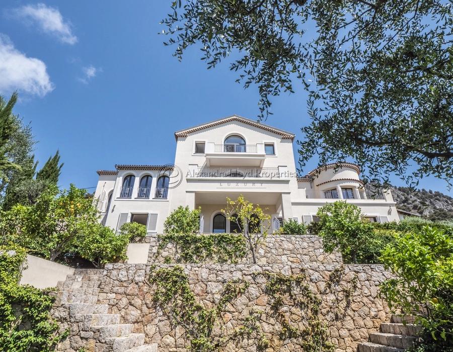 Exceptional views from an exceptional home in Beaulieu sur Mer 4