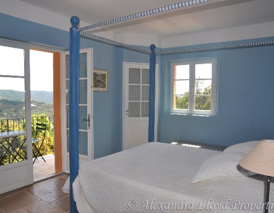 A wonderful newly built villa located in the \"Domaine de la Vallee\" in Gigaro. 1