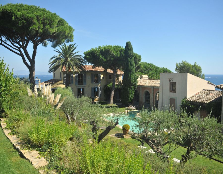 Water front villa for sale and rent Les Parcs de Saint Tropez 1