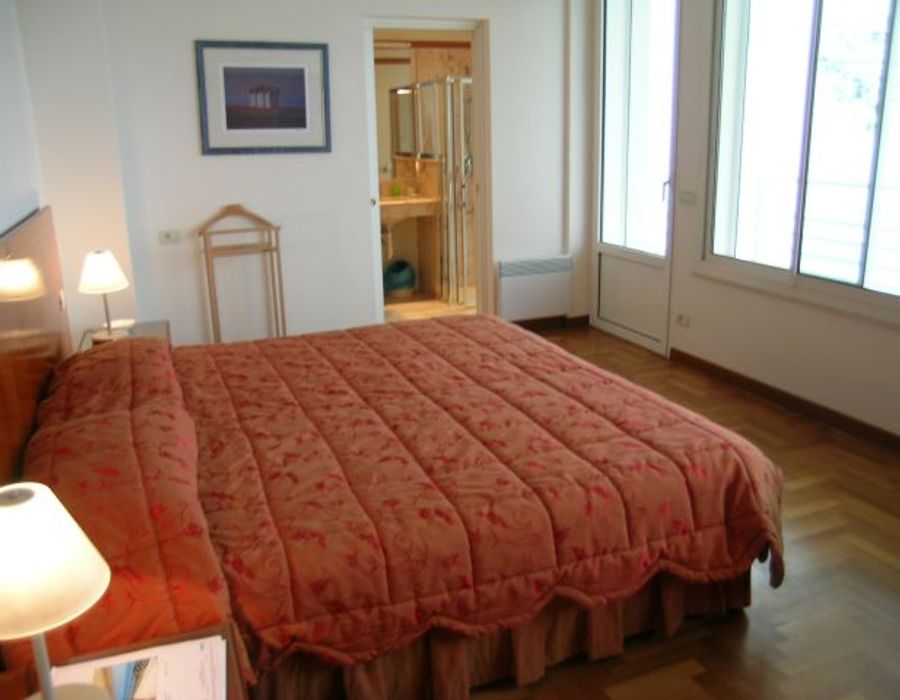 A wonderful modern style property with amazing sea views 1