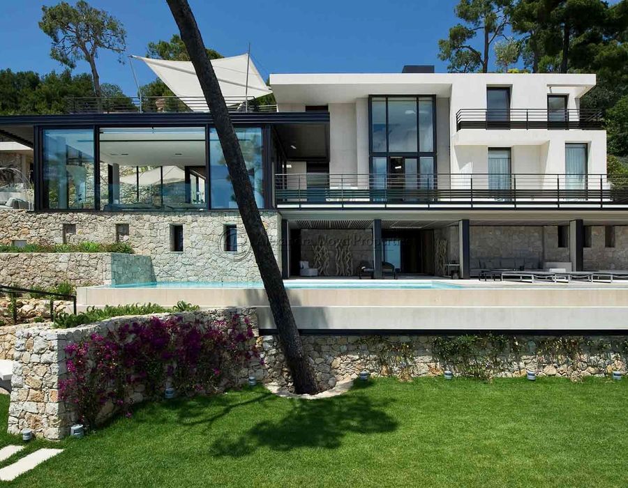 Stunning ultra contemporary villa in Villefranche-sur-Mer 2