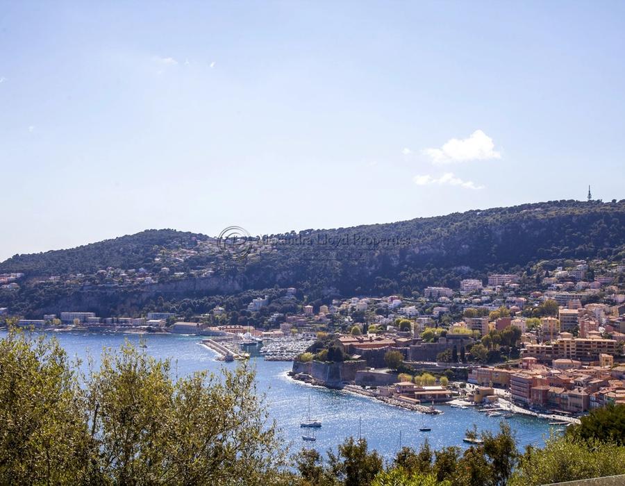 Stunning Contemporary Villa for Rent in Villefranche sur Mer 2