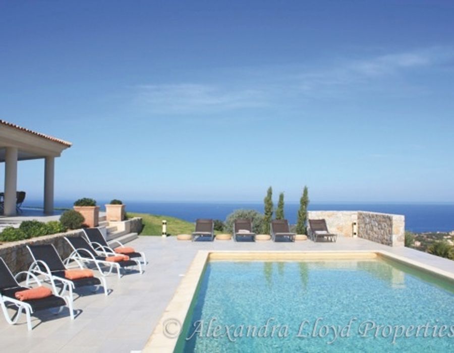 A stunning newly built property with breathtaking sea views 5