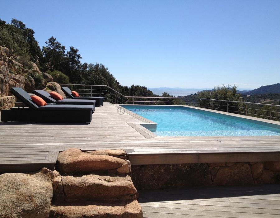 Mid way between the beaches of Palombaggia and Santa Guilia  3