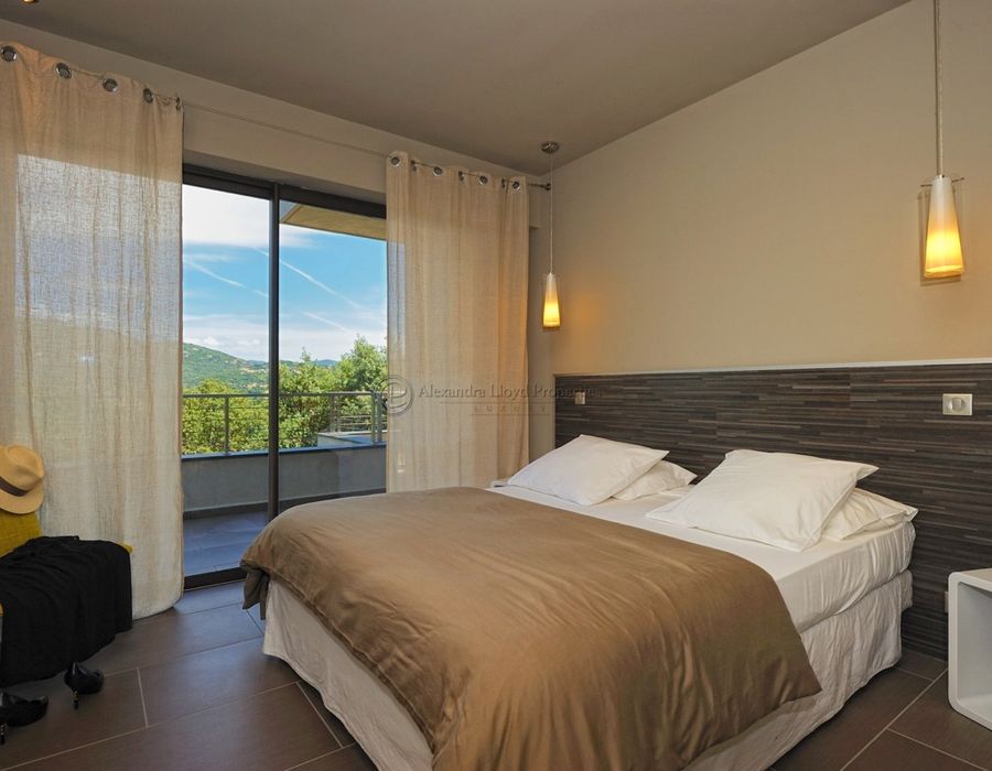Waters Edge Villa overlooking the Gulf of Valinco, Close to Propriano, South Corsica 6