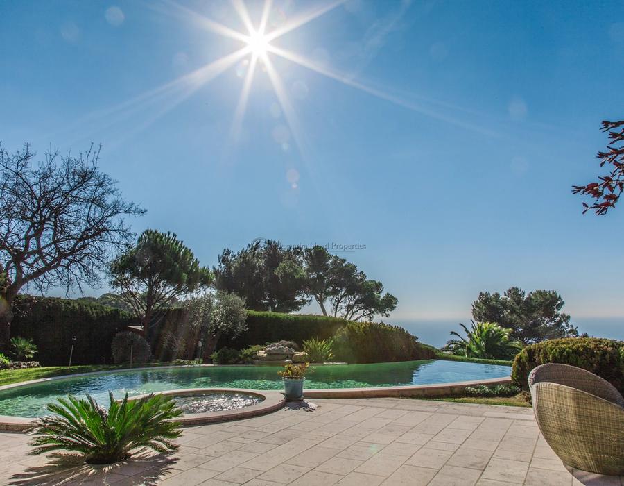 Lovely stone property with great views in Cannes 3
