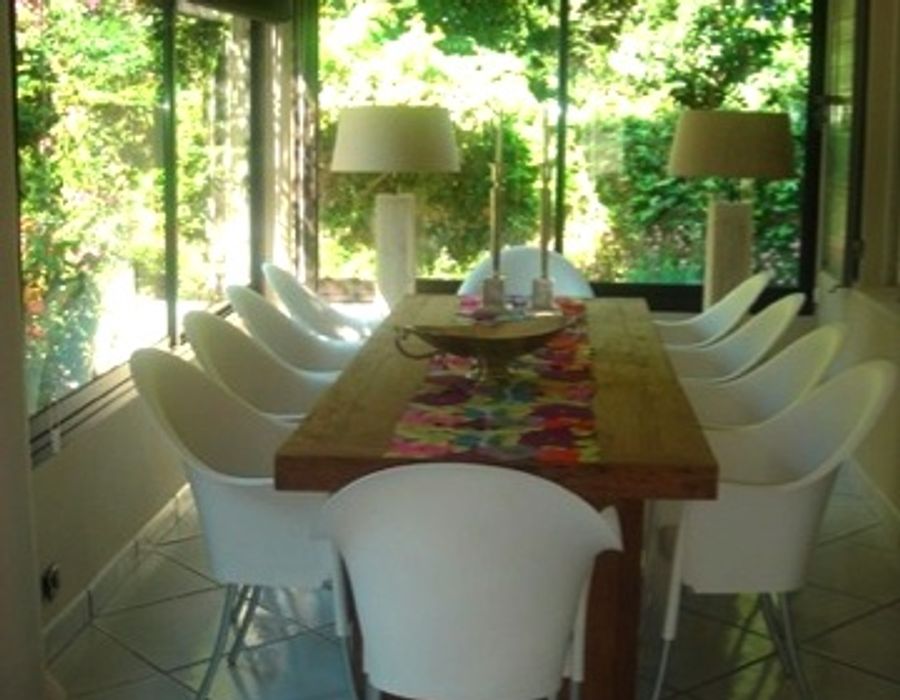 Provencal villa with large swimming pool and pool house located on the Cap d'Antibes 2