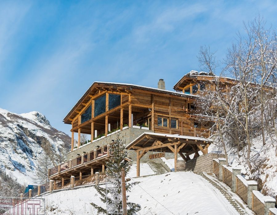 New and rare! A contemporary chalet in Tignes, close to Val d'Isere 1