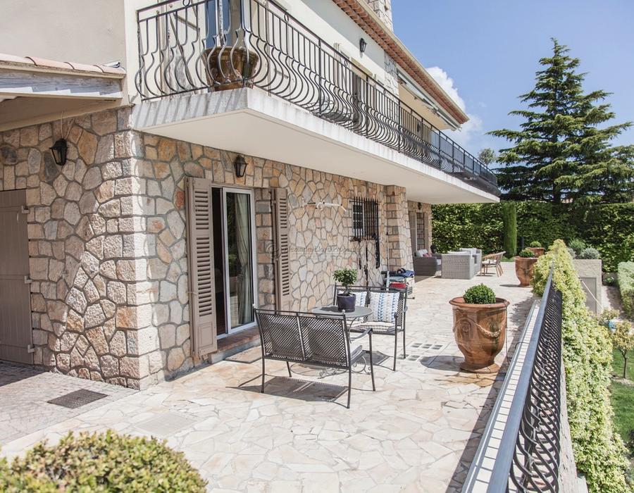 Stylish Neo Provencal property in Super Cannes 5