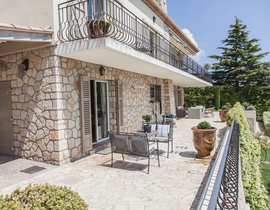 Stylish Neo Provencal property in Super Cannes 5