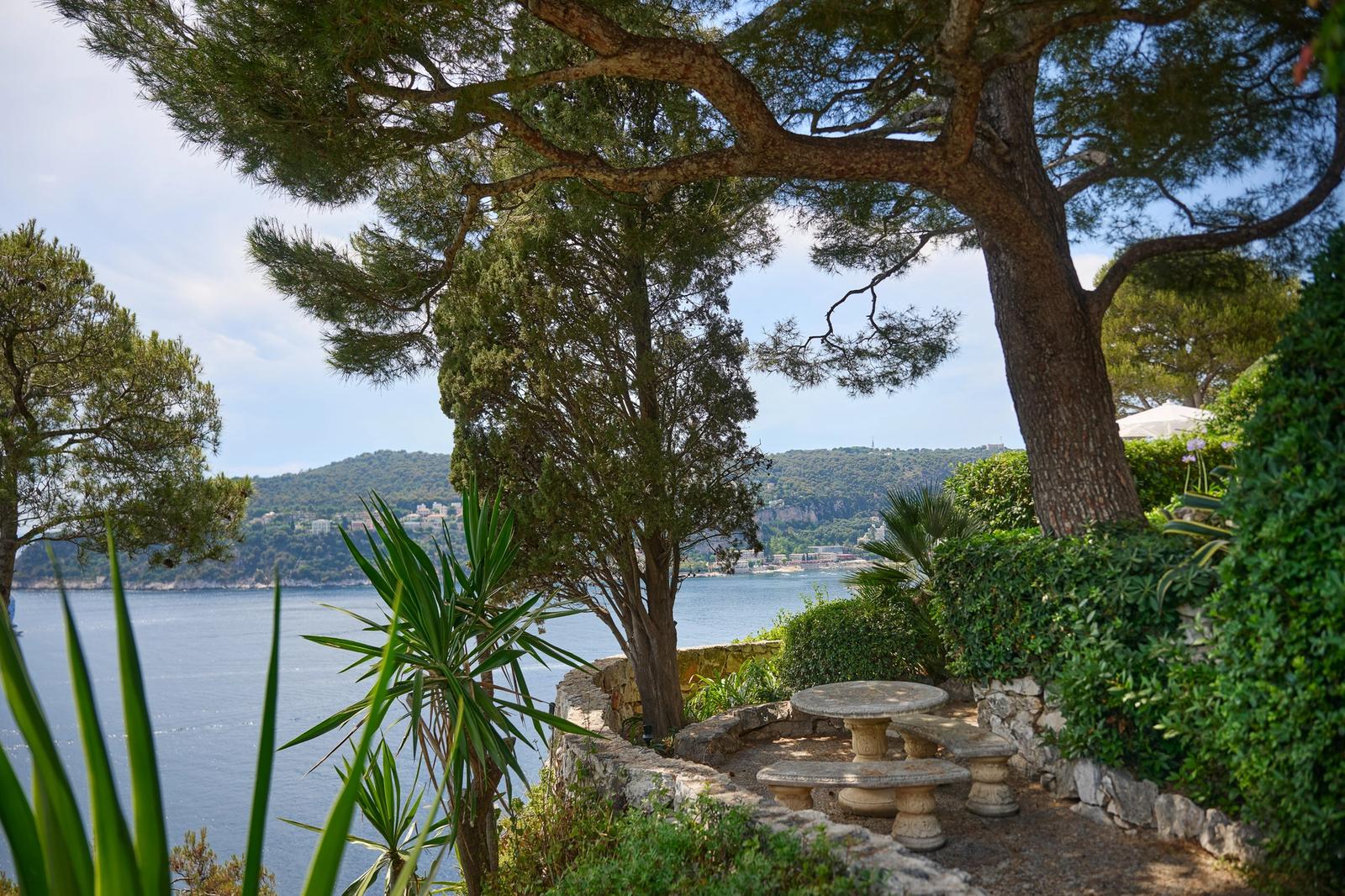 Villa Provençale en Bord de Mer avec Vues Panoramiques à Saint-Jean-Cap-Ferrat