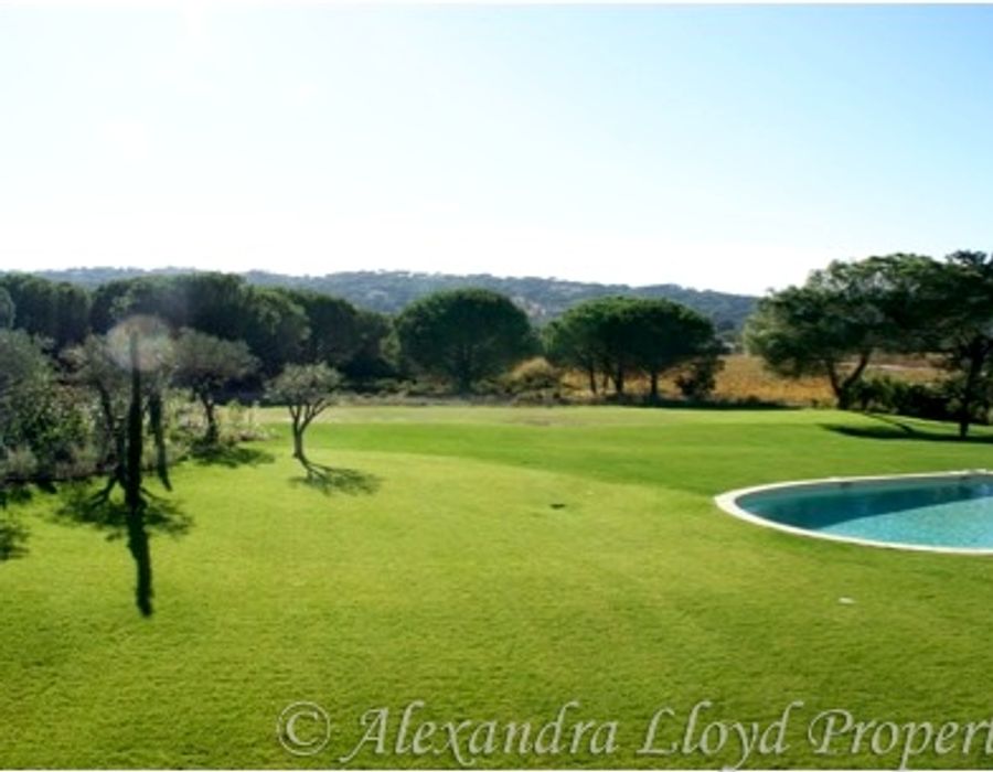 Beautiful property close to the Plage des Salins in Saint Tropez 2