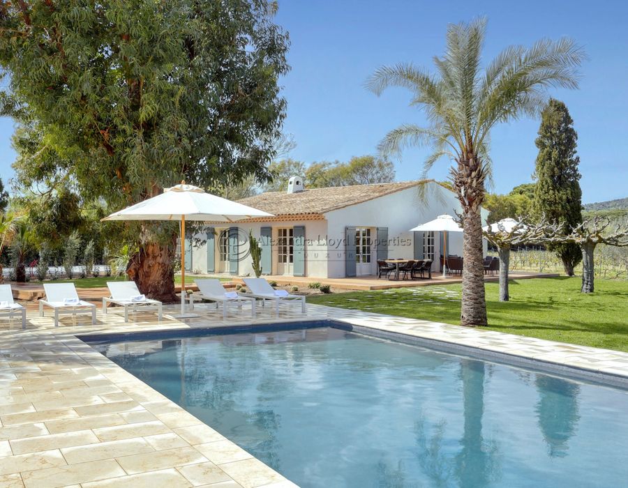 Close to Pampelonne Beach — A Five-Bedroom Property for Rent 5