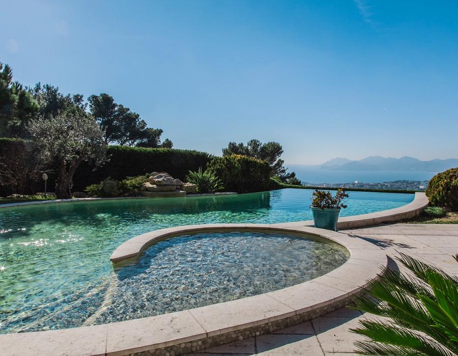 Lovely stone property with great views in Cannes 2