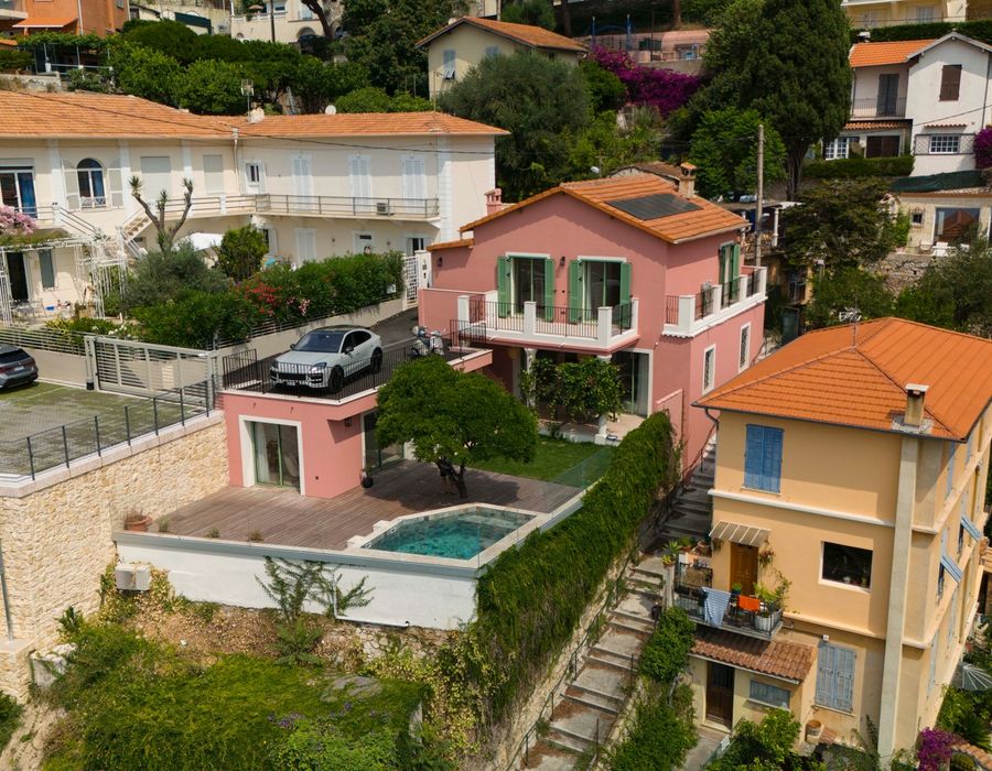 Charming Four-Bedroom Rental in Roquebrune-Cap-Martin 4