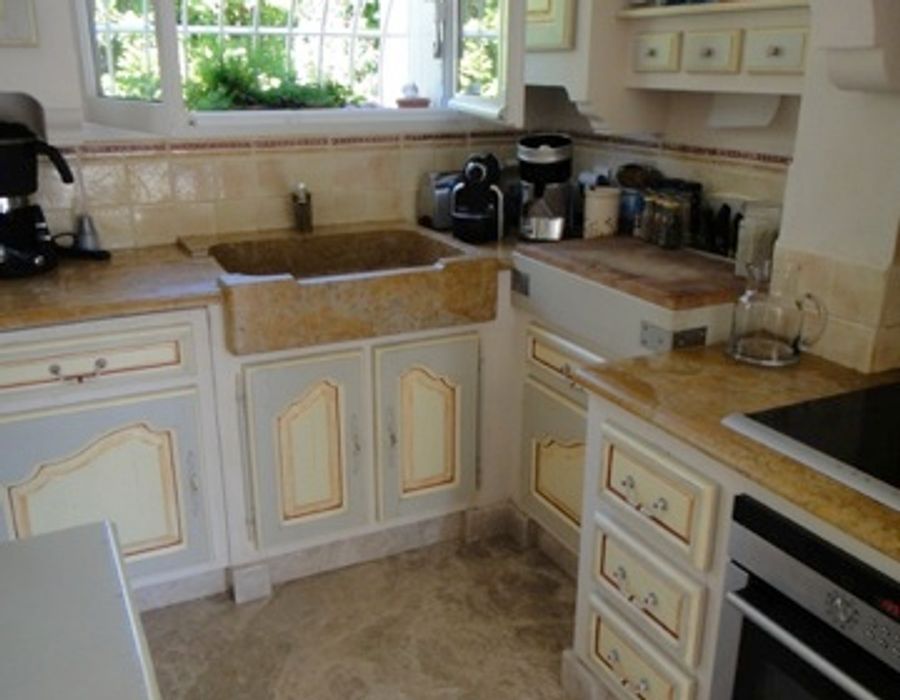 A lovely newly decorated Provencal villa in Mougins 3