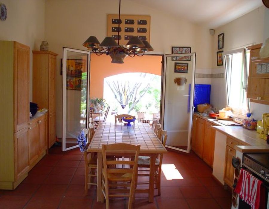 Large villa North of Ajaccio, very close to the sea 5