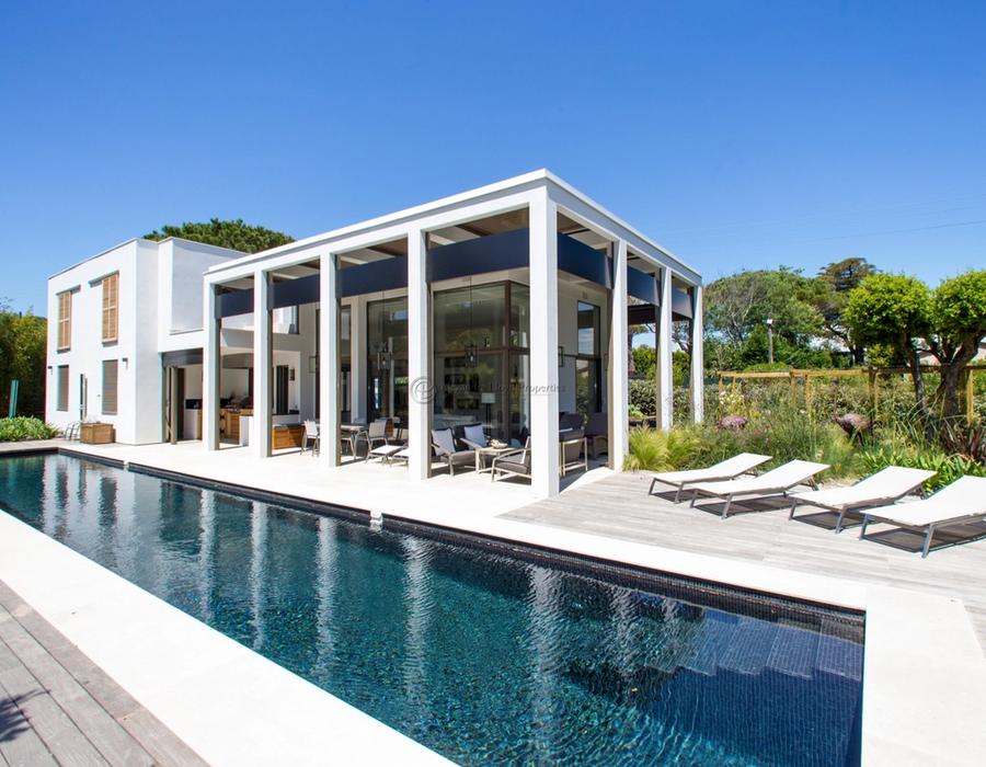 Elegant, contemporary and so close to Club 55 2