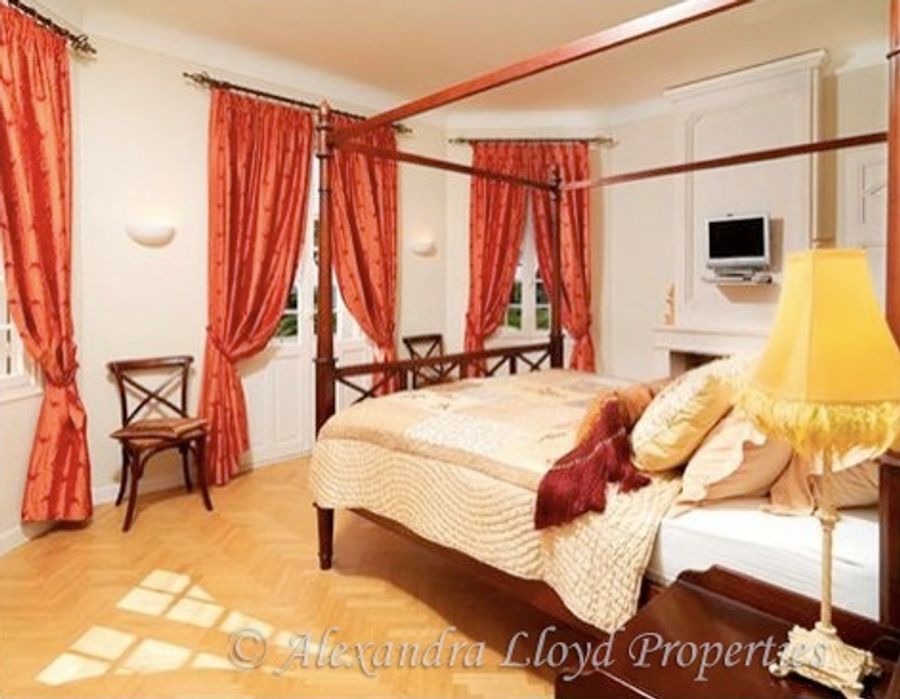 Belle Epoque villa to rent on the Cap d'Antibes 4