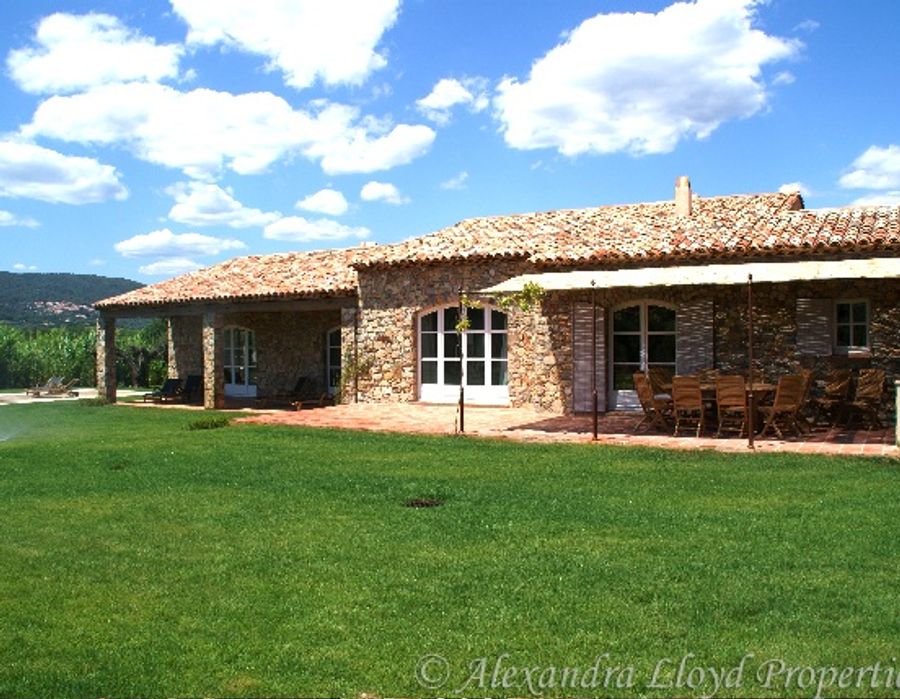 A lovely property surrounded by vineyards in Ramatuelle 1