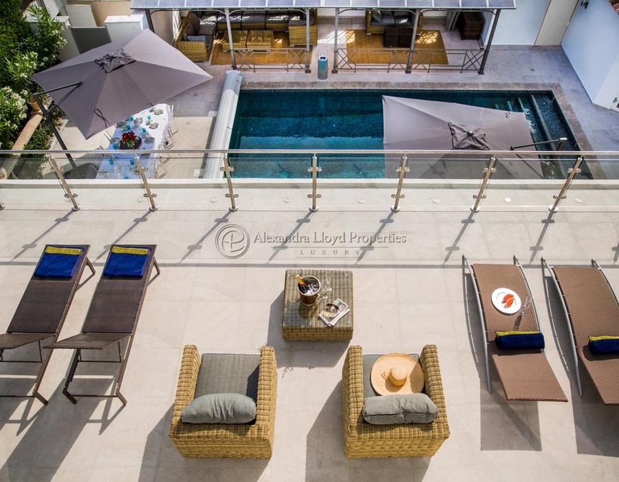 Cap d'Antibes, a lovely family home for rent 1