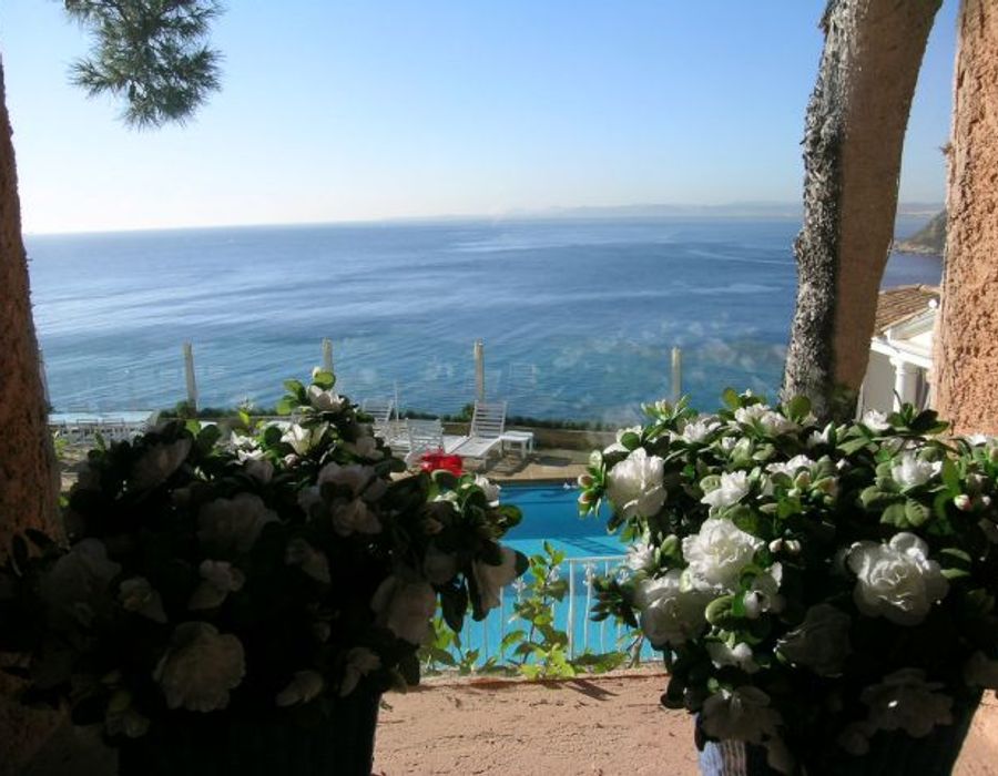 A wonderful waters edge location on the Cap Ferrat 5