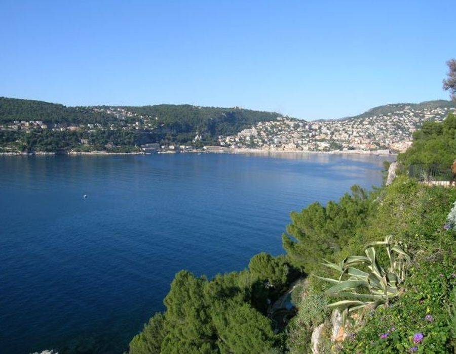 A wonderful waters edge location on the Cap Ferrat 3