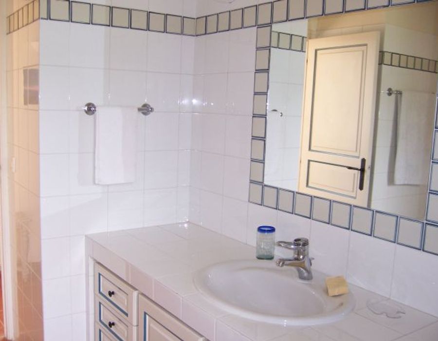 Large villa North of Ajaccio, very close to the sea 1