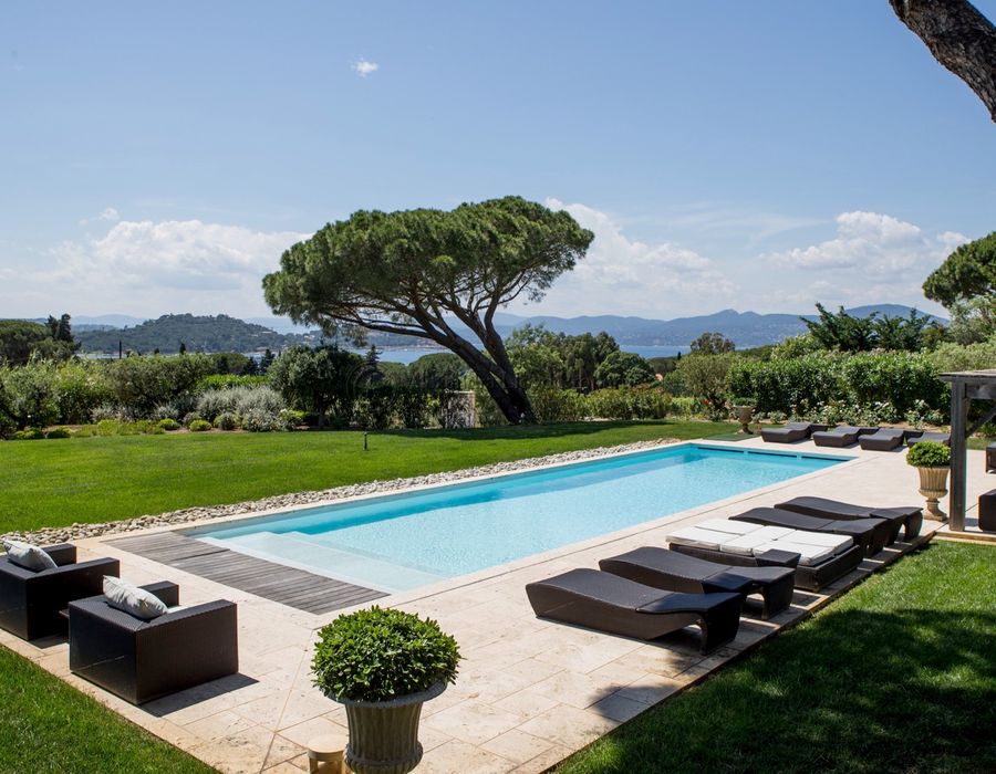 Charming 8-Bedroom Neo-Provencal Villa with Beautiful Views for Rent in Les Parcs de Saint-Tropez 1