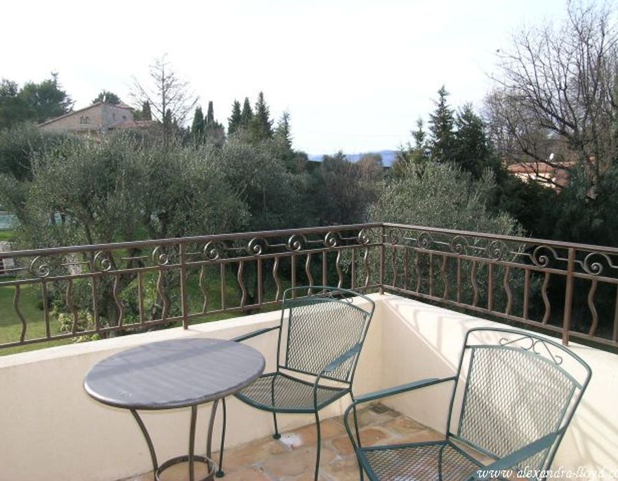 Wonderful newly built villa in Mougins 6