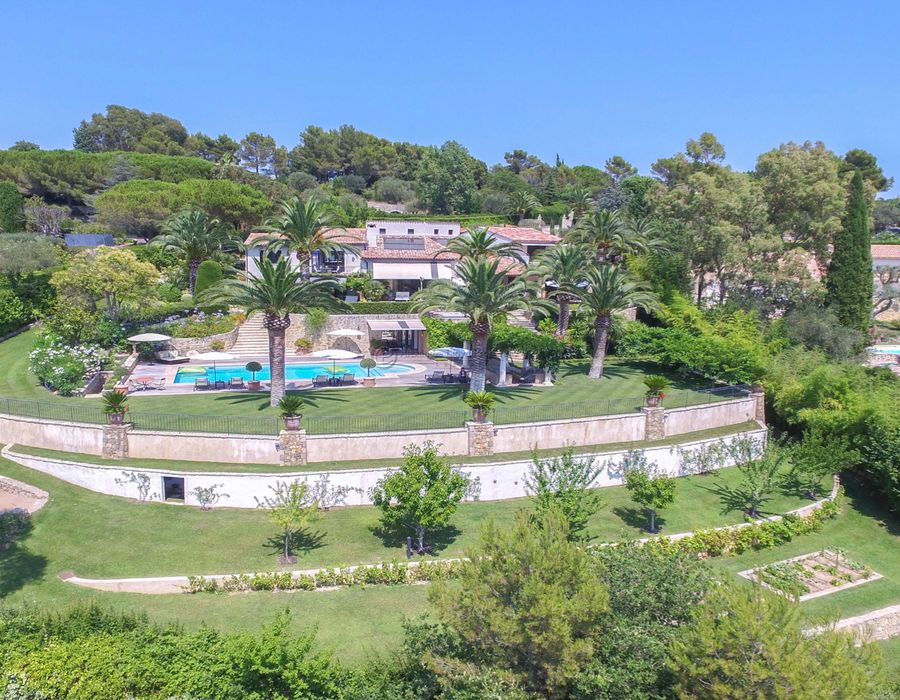 A beautifully decorated home close to Mougins and Valbonne 2
